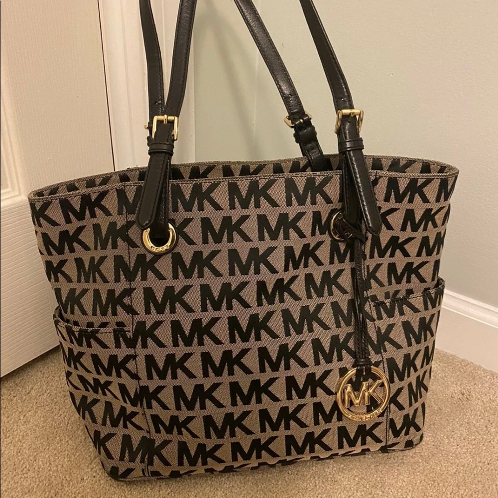 Michael Kors Signature monogram Jet Set Tote